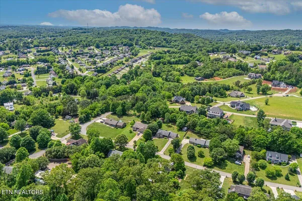 $499,800 | 817 Pioneer Drive, Seymour, TN 37865