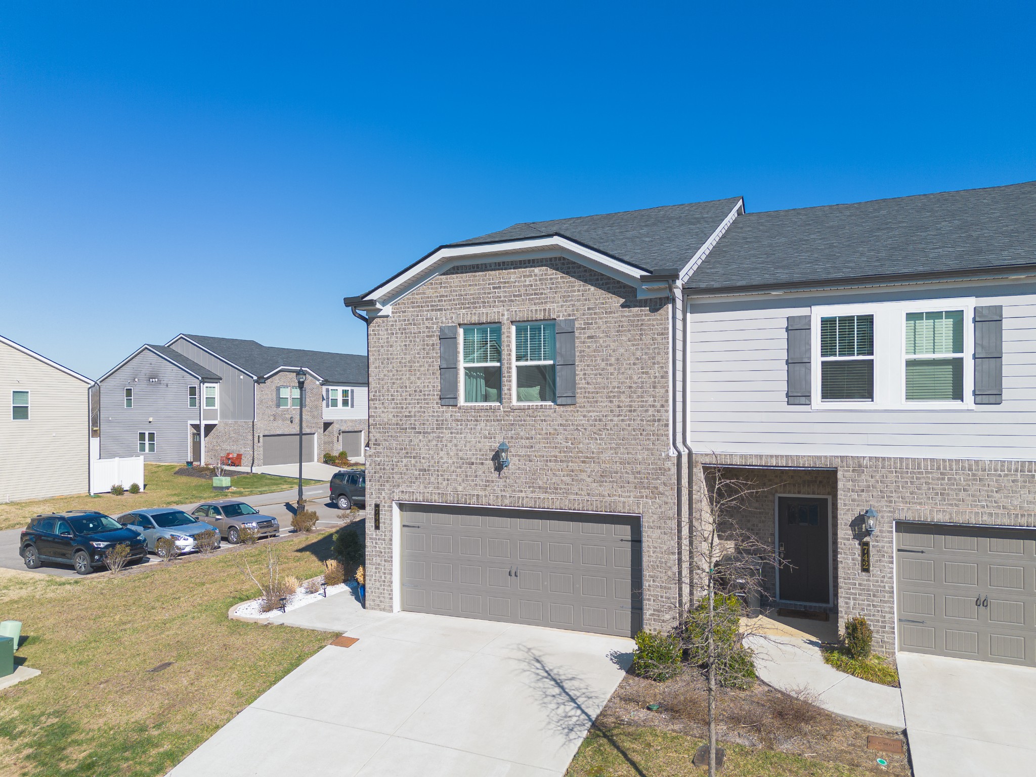 744 Prairie View Drive Columbia, TN 38401 - Photo 2 of 60 a front view of a house with garden