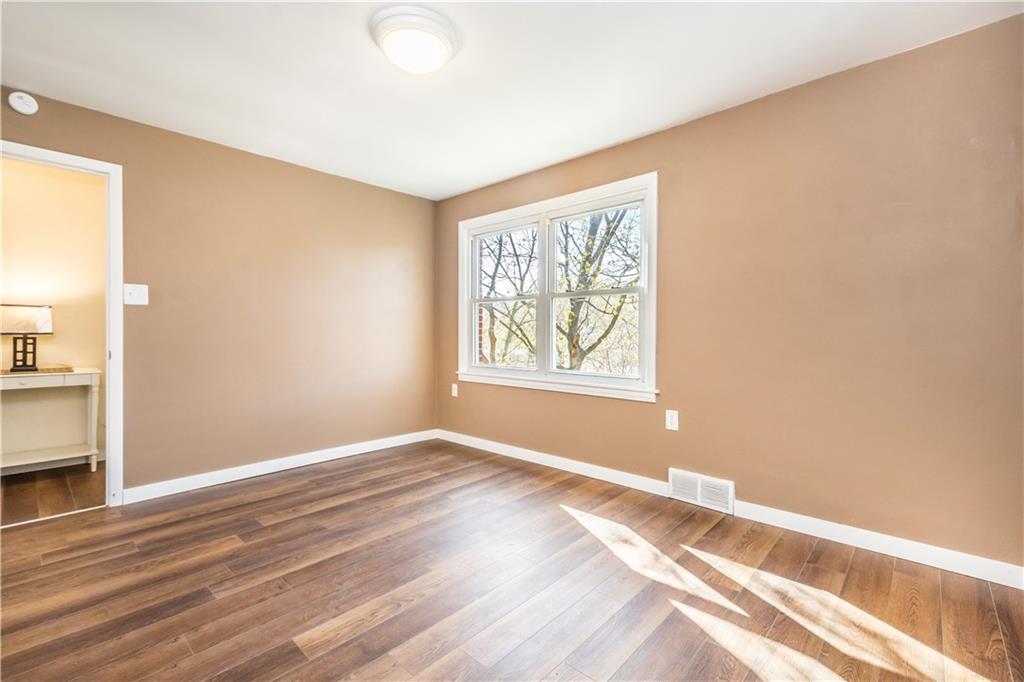 635 Beech Road Pittsburgh, PA 15239 - Photo 5 of 25