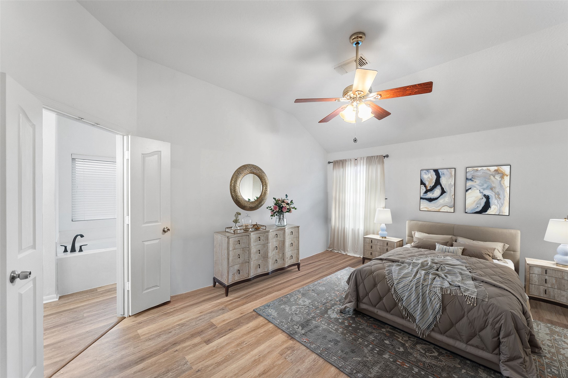118 Pin Oak Lane Hempstead, TX 77445 - Photo 17 of 33 Virtually staged primary room