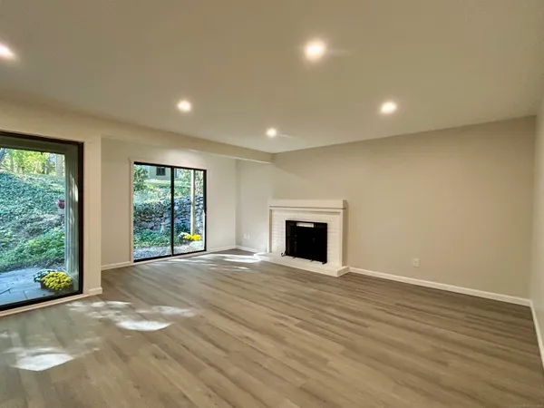 $2,500 | 114 Heritage Village, Unit C, Southbury, CT 06488