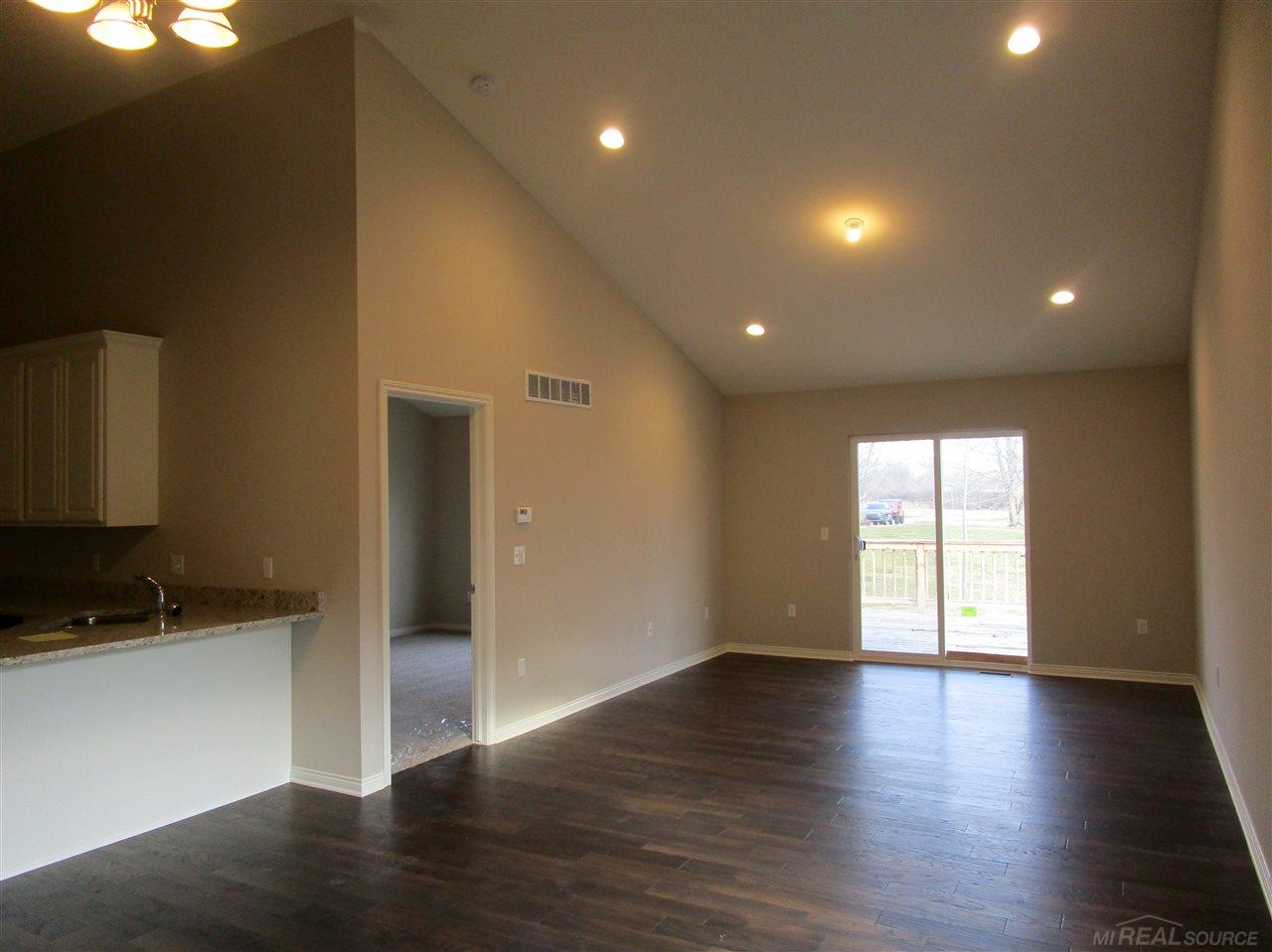 47396 Mariners New Baltimore, MI 48051 - Photo 4 of 17