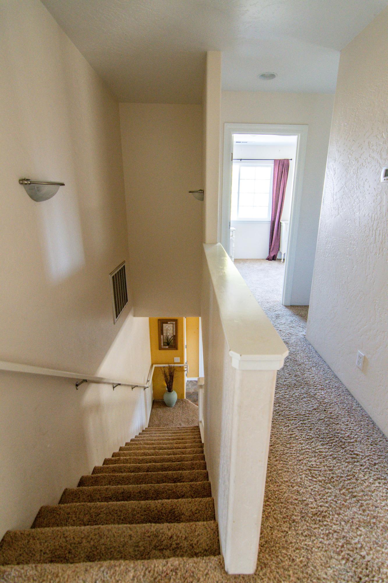 1668 Leonard Road Grants Pass, OR 97527 - Photo 17 of 34 Stairs