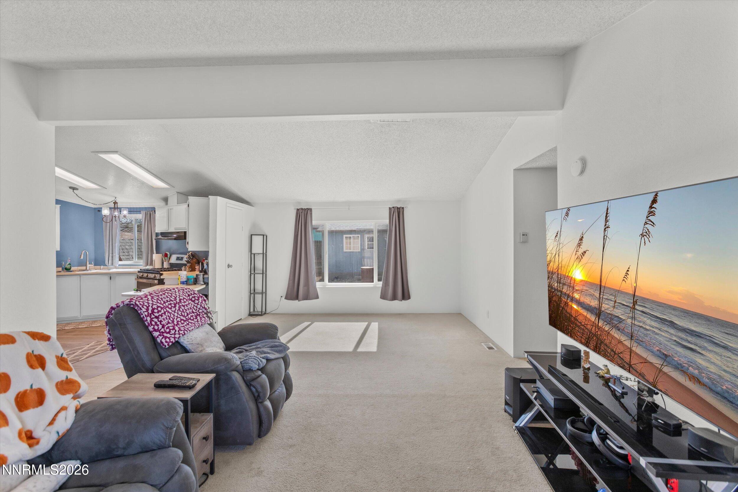 917 Opal Way Fernley, NV 89408 - Photo 5 of 26 05-0Y7A2955