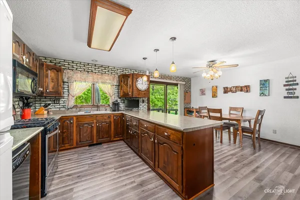 $550,000 | 27 Clearwater Point, Putnam, IL 61560