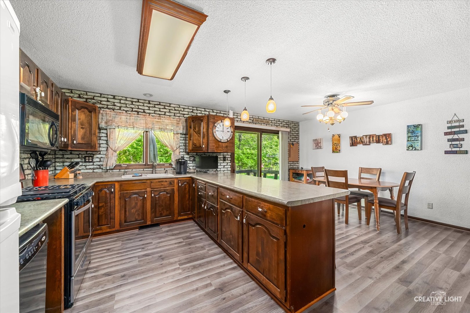27 Clearwater Point Putnam, IL 61560 - Photo 10 of 38