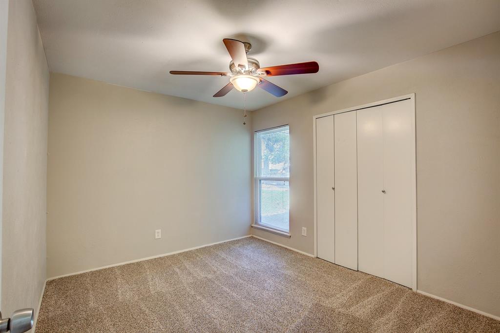 7801 Summerglen Road Fort Worth, TX 76133 - Photo 15 of 40