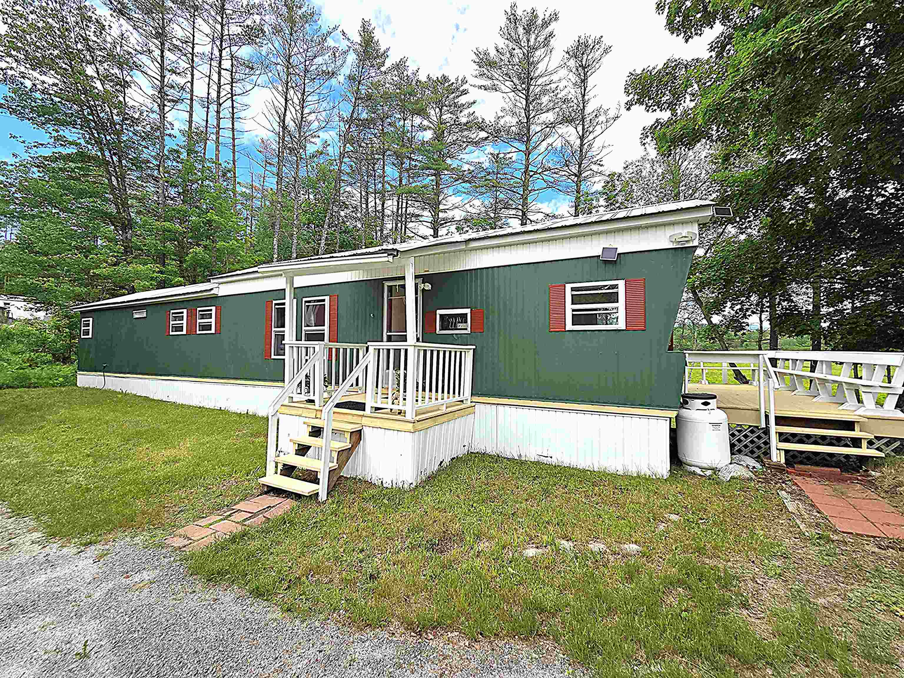 33 Sanborn Road Plymouth, NH 03264 - Photo 2 of 27