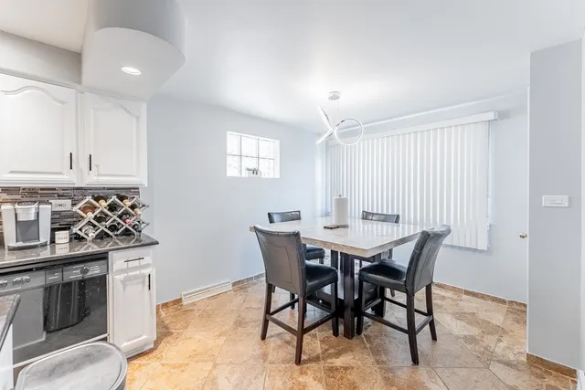 $399,000 | 6031 South Normandy Avenue, Chicago, IL 60638