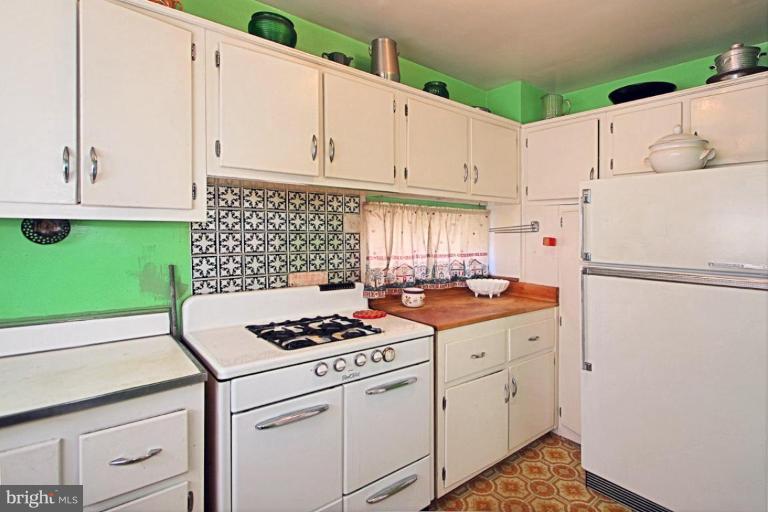 707 Decatur Place Northeast Washington, DC 20017 - Photo 4 of 6 Kitchen #2