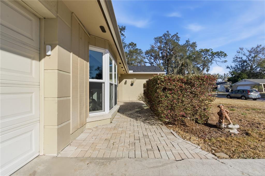 308 Ellen Way Brandon, FL 33510 - Photo 5 of 42