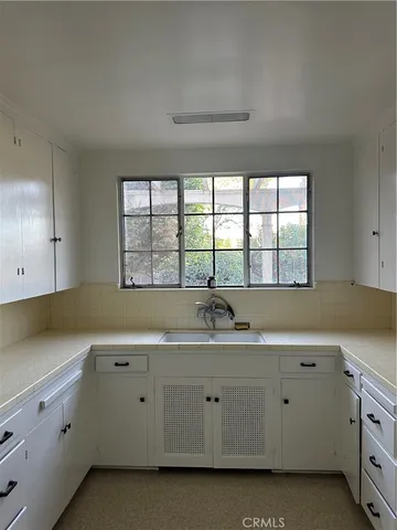 $3,600 | 4858 Somerset Drive, Riverside, CA 92507