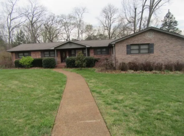 $380,500 | 205 Houghton Drive, Winchester, TN 37398