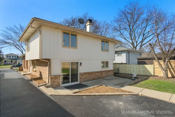 $3,500 | 1407 Wilson Avenue, Wheaton, IL 60189