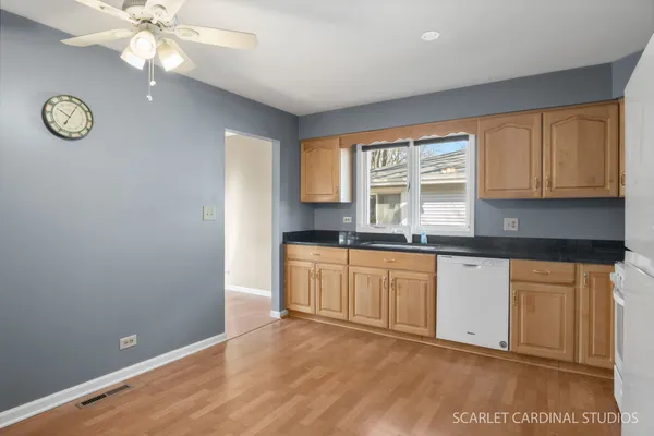 $3,500 | 1407 Wilson Avenue, Wheaton, IL 60189