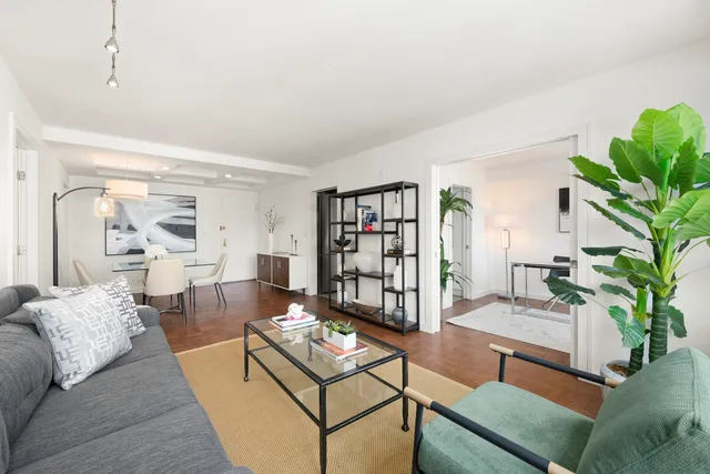 $1,250,000 | 137 East 36th Street, Unit 16B | Murray Hill