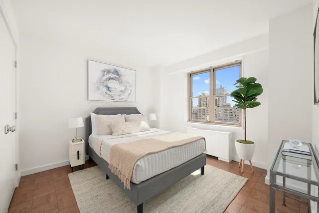 $1,250,000 | 137 East 36th Street, Unit 16B | Murray Hill
