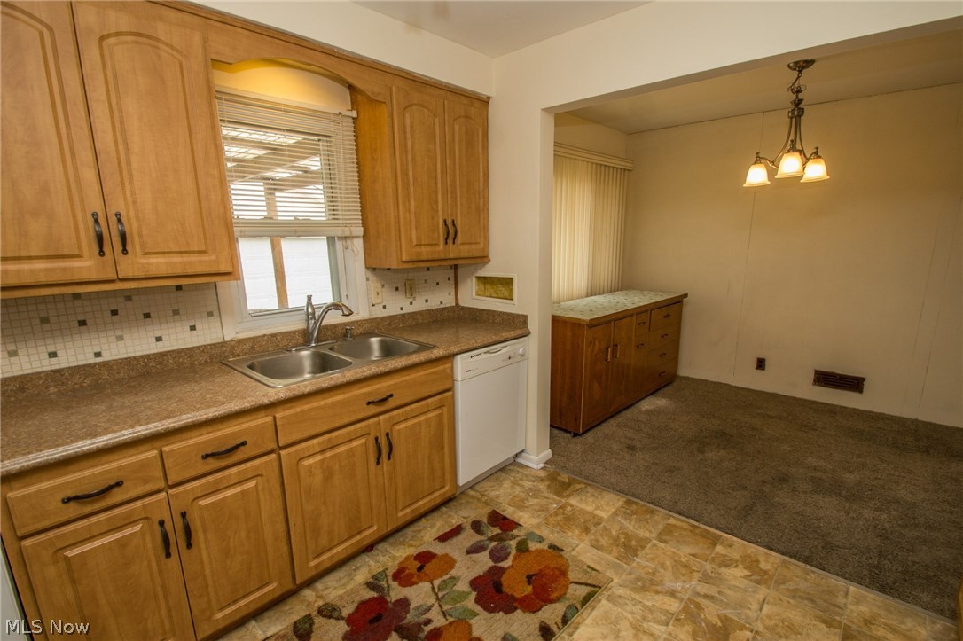 6876 Brandywine Road Parma Heights, OH 44130 - Photo 9 of 29 Gallery Image 9