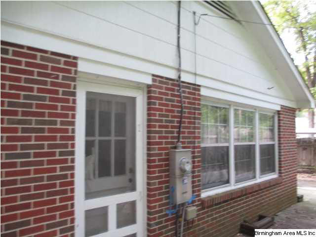 1811 Rocky Hollow Road Anniston, AL 36207 - Photo 2 of 12