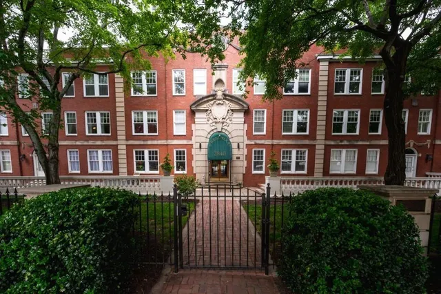 $2,700 | 2840 Peachtree Road, Unit 503, Atlanta, GA 30305