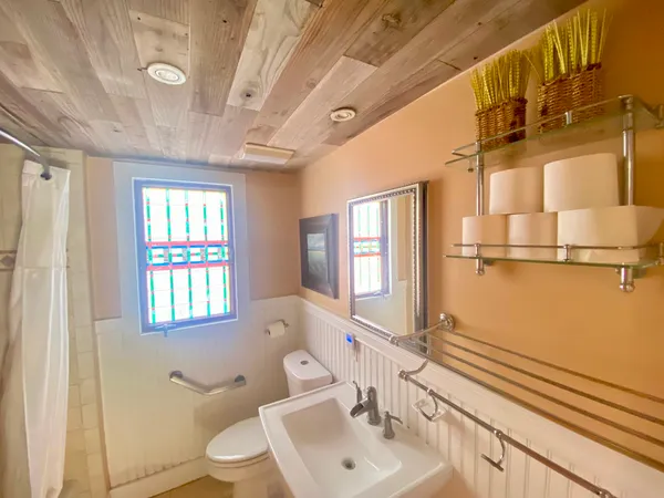 $1,435,000 | 101 Tradewinds Road, Oak Bluffs, MA 02557