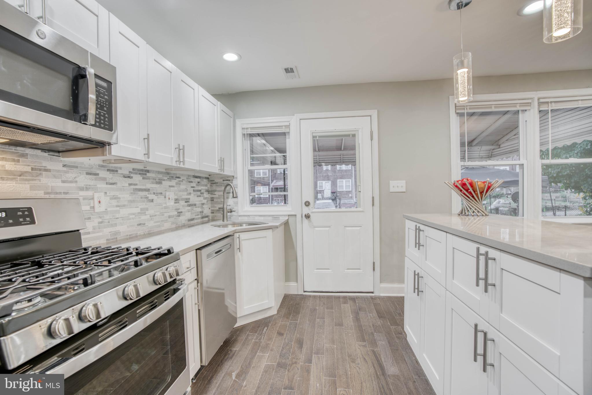 918 Kevin Road Baltimore, MD 21229 - Photo 4 of 25