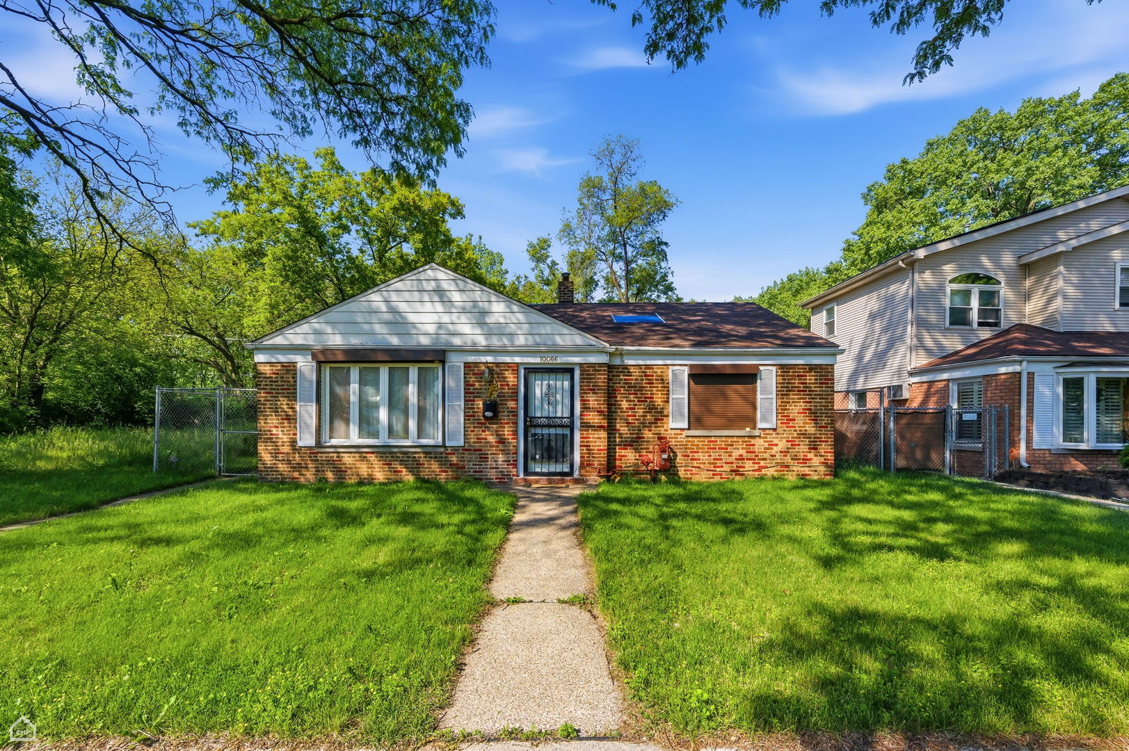 10066 South Van Vlissingen Road Chicago, IL 60617 - Photo 1 of 17
