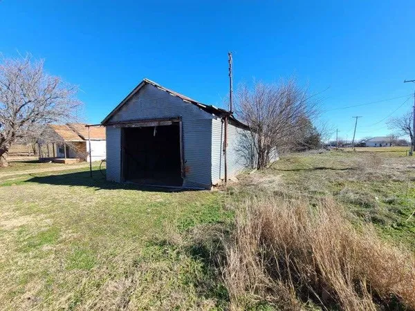 $50,349 | 522 North Illinois Street, Electra, TX 76360