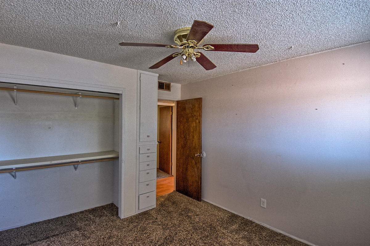 20458 Womack Road Red Bluff, CA 96080 - Photo 13 of 20 a view of a livingroom with a ceiling fan