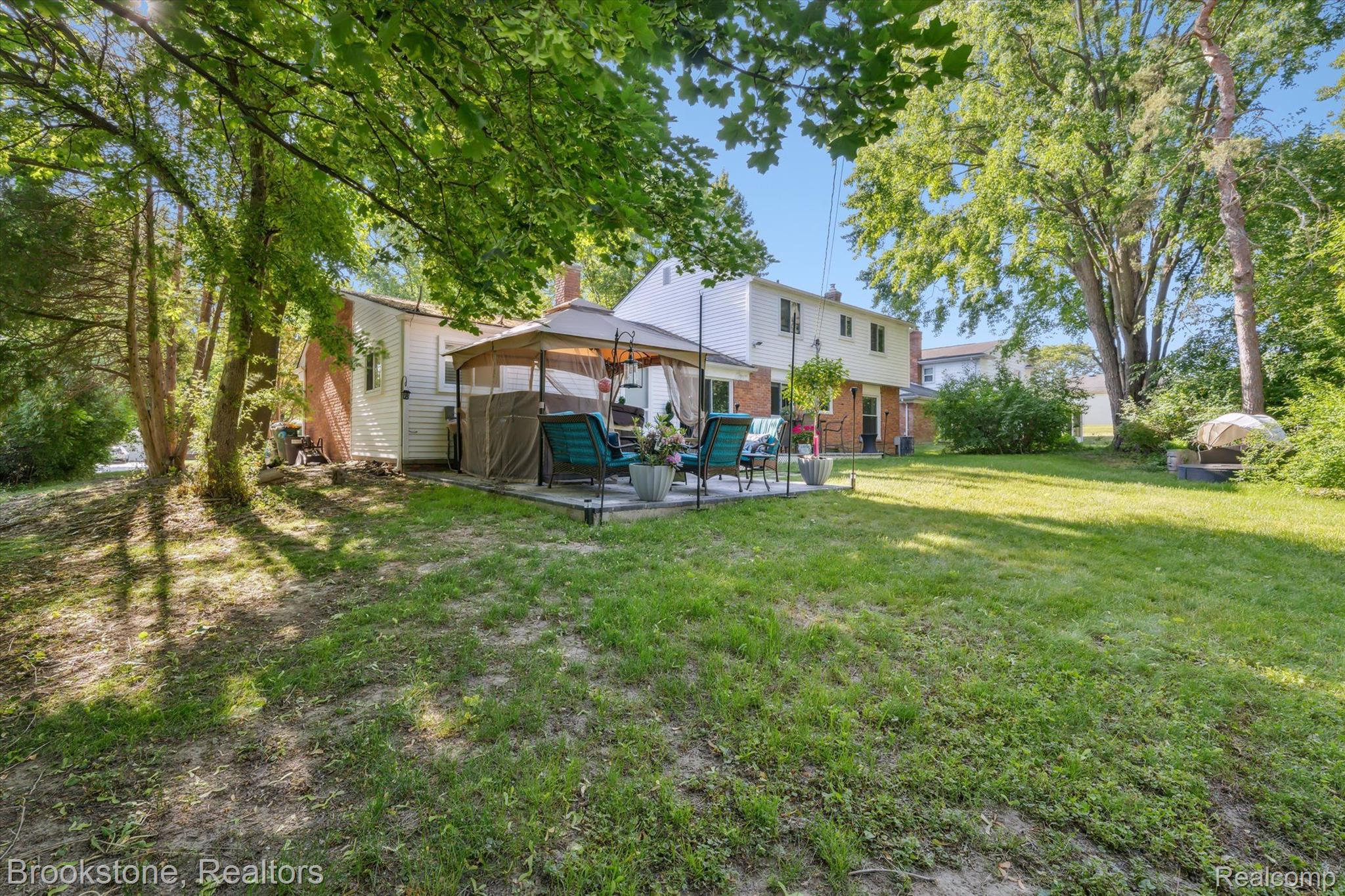 28907 Farmington Road Farmington, MI 48334 - Photo 44 of 49 .