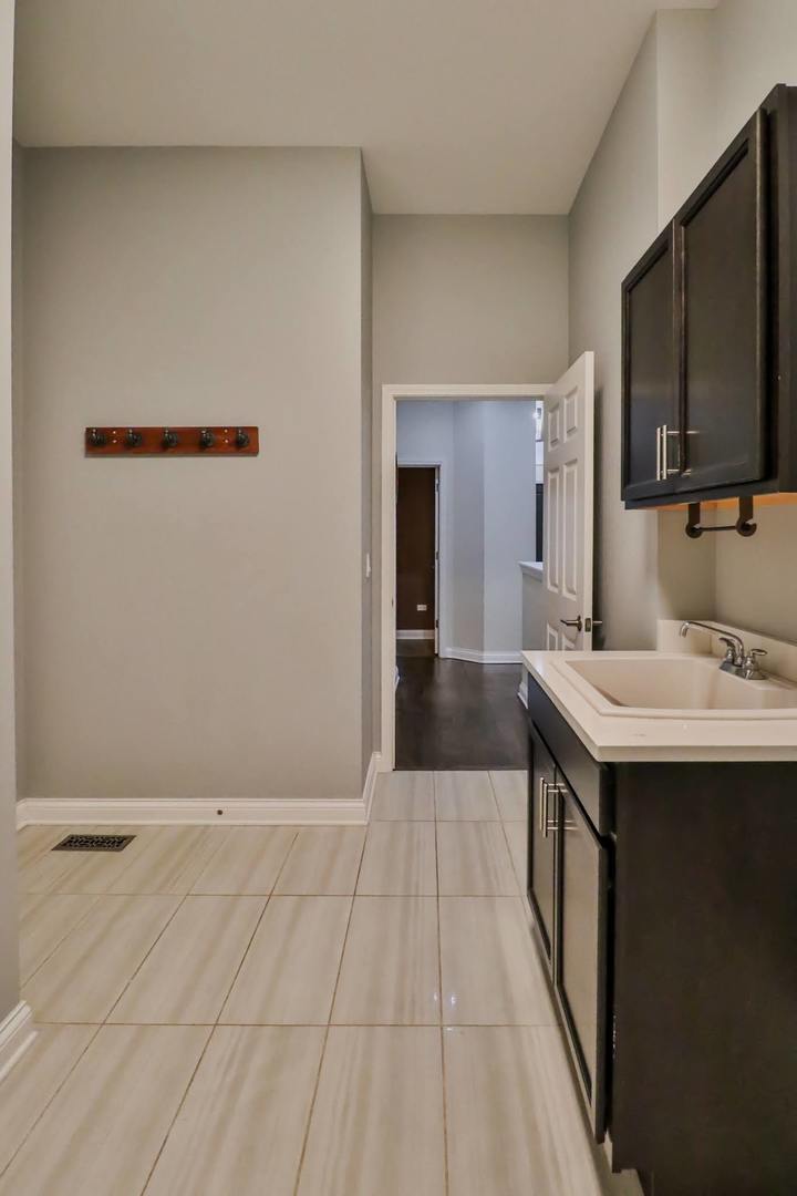 12876 Rosa Lane Lemont, IL 60439 - Photo 20 of 49 Gallery Image 20