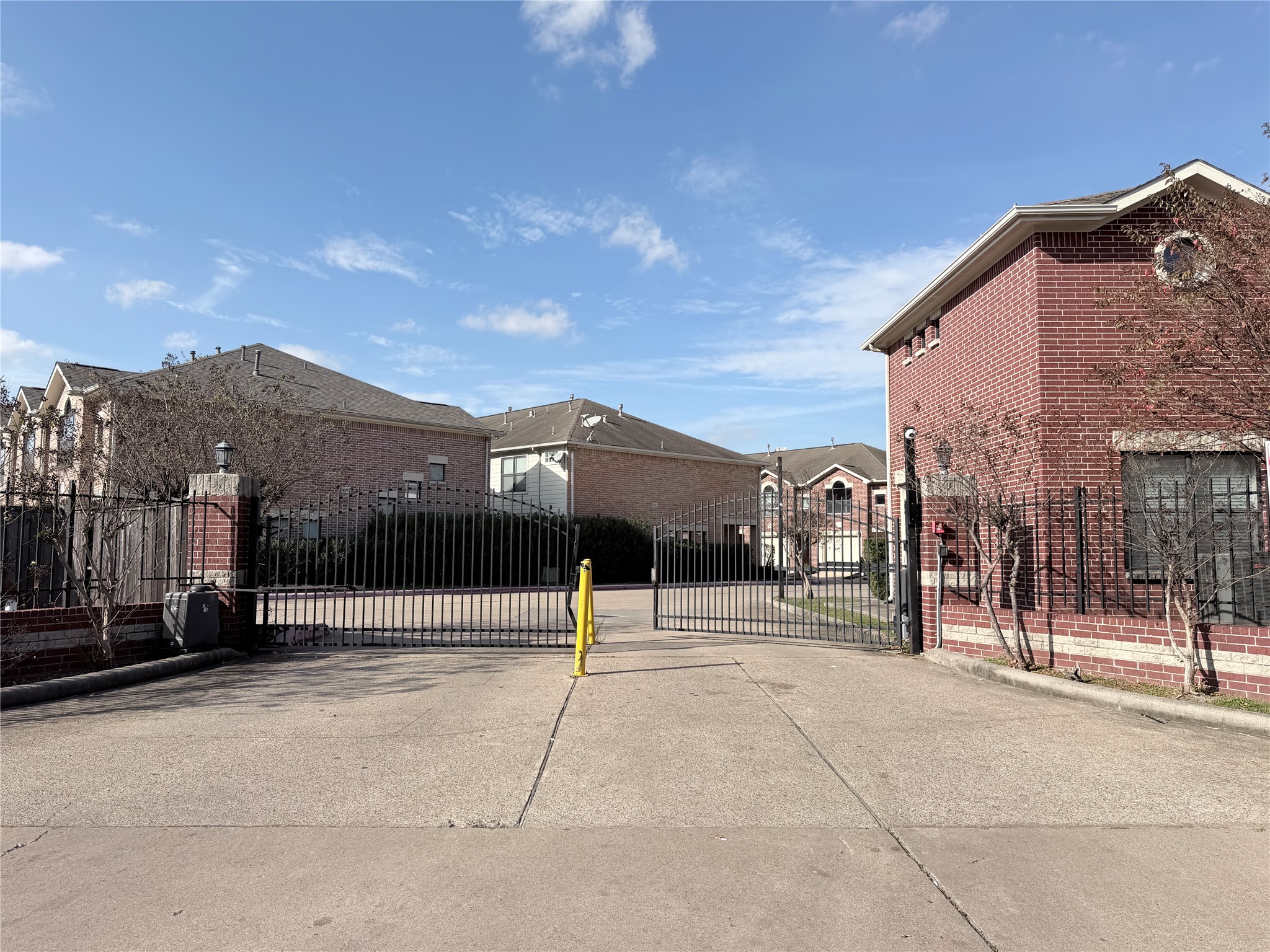 5941 South Loop E Freeway, Unit 504 Houston, TX 77033 - Photo 32 of 39 Controlled Access Gate