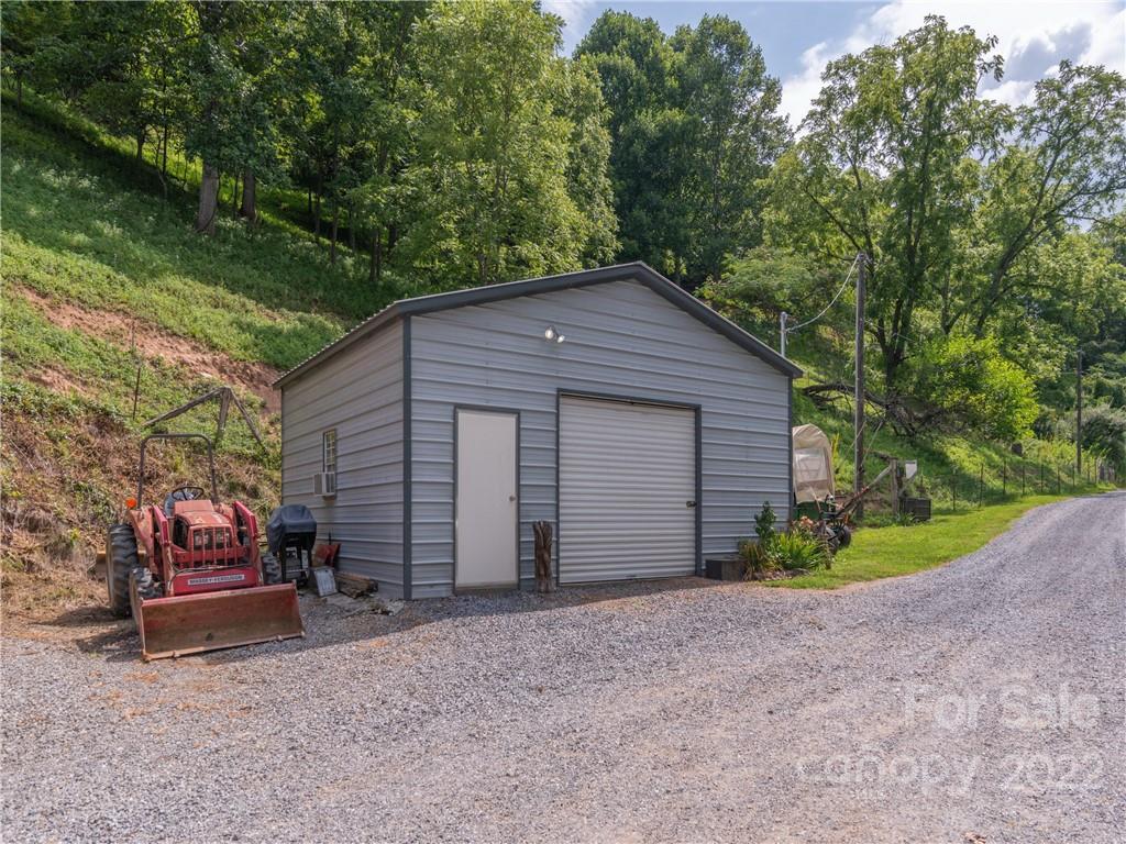 2171 Pigeon Road Waynesville, NC 28786 - Photo 24 of 35 Gallery Image 24