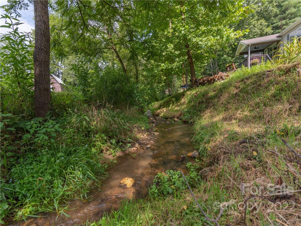 2171 Pigeon Road Waynesville, NC 28786 - Photo 30 of 35 Gallery Image 30