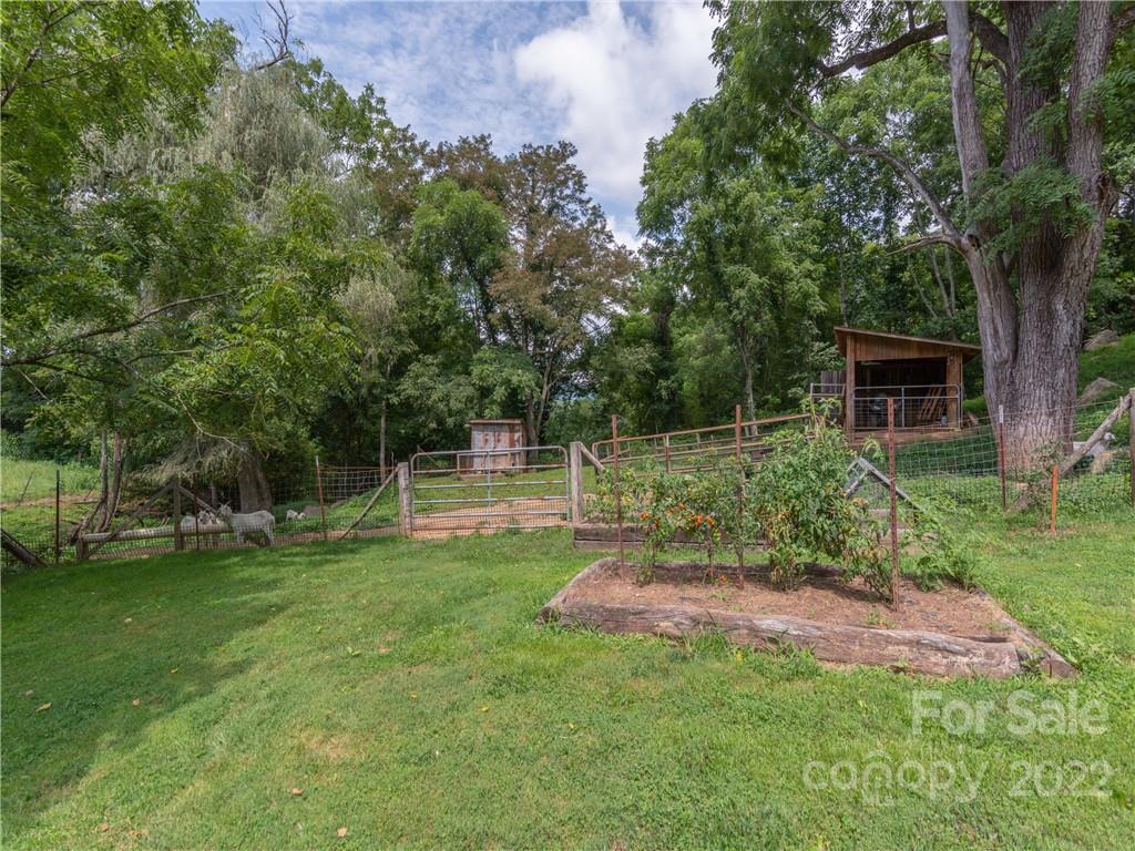 2171 Pigeon Road Waynesville, NC 28786 - Photo 31 of 35 Gallery Image 31