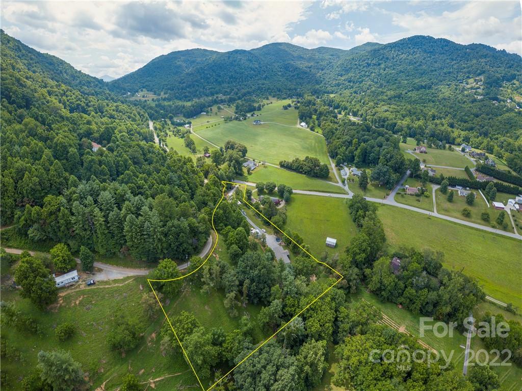 2171 Pigeon Road Waynesville, NC 28786 - Photo 34 of 35 Gallery Image 34