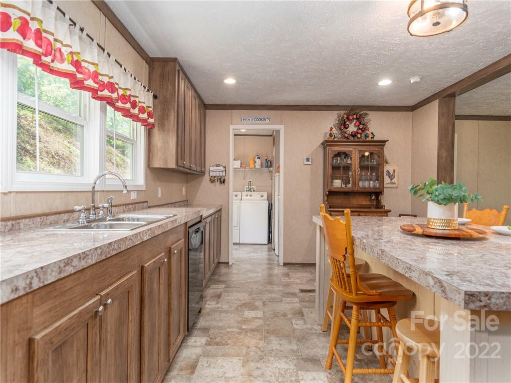 2171 Pigeon Road Waynesville, NC 28786 - Photo 10 of 35 Gallery Image 10
