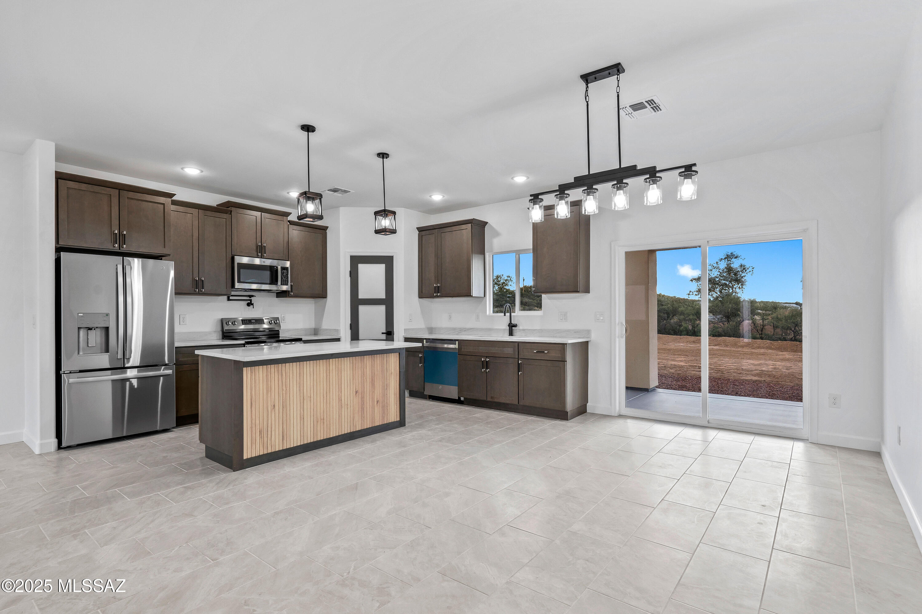 39 Acuario Court Rio Rico, AZ 85648 - Photo 11 of 29