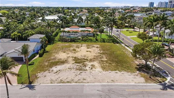 $2,850,000 | 504 Parkwood Lane, Naples, FL 34103