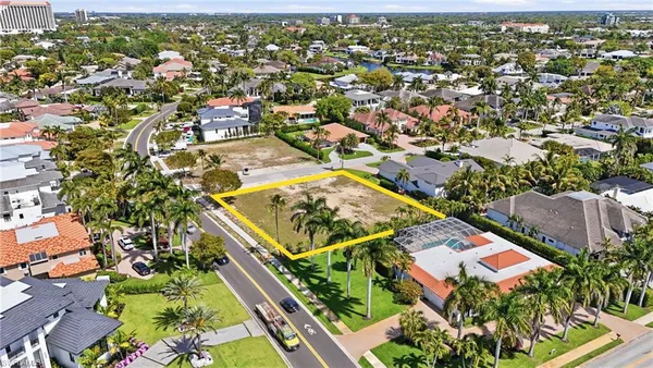 $2,850,000 | 504 Parkwood Lane, Naples, FL 34103