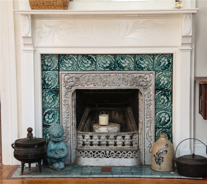 98 Rutherglen Avenue Providence, RI 02907 - Photo 12 of 40 Gallery Image 12
