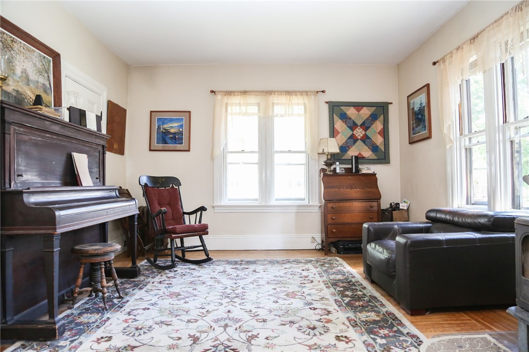 98 Rutherglen Avenue Providence, RI 02907 - Photo 17 of 40 Gallery Image 17