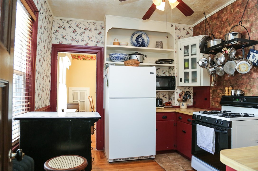 98 Rutherglen Avenue Providence, RI 02907 - Photo 20 of 40 Gallery Image 20