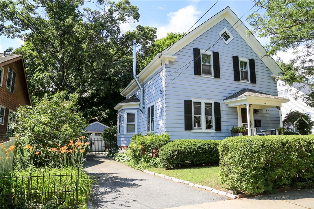98 Rutherglen Avenue Providence, RI 02907 - Photo 2 of 40 Gallery Image 2