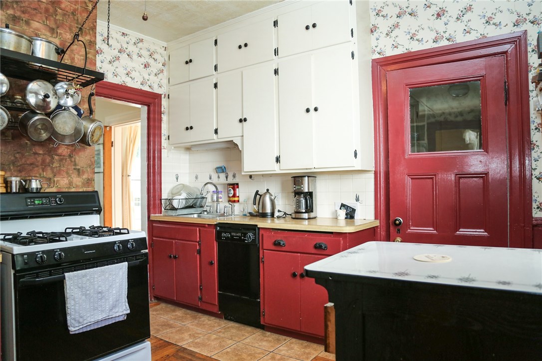 98 Rutherglen Avenue Providence, RI 02907 - Photo 21 of 40 Gallery Image 21
