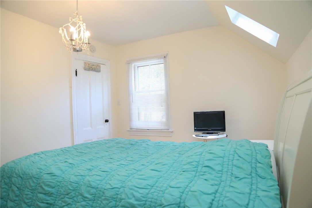 98 Rutherglen Avenue Providence, RI 02907 - Photo 23 of 40 Gallery Image 23