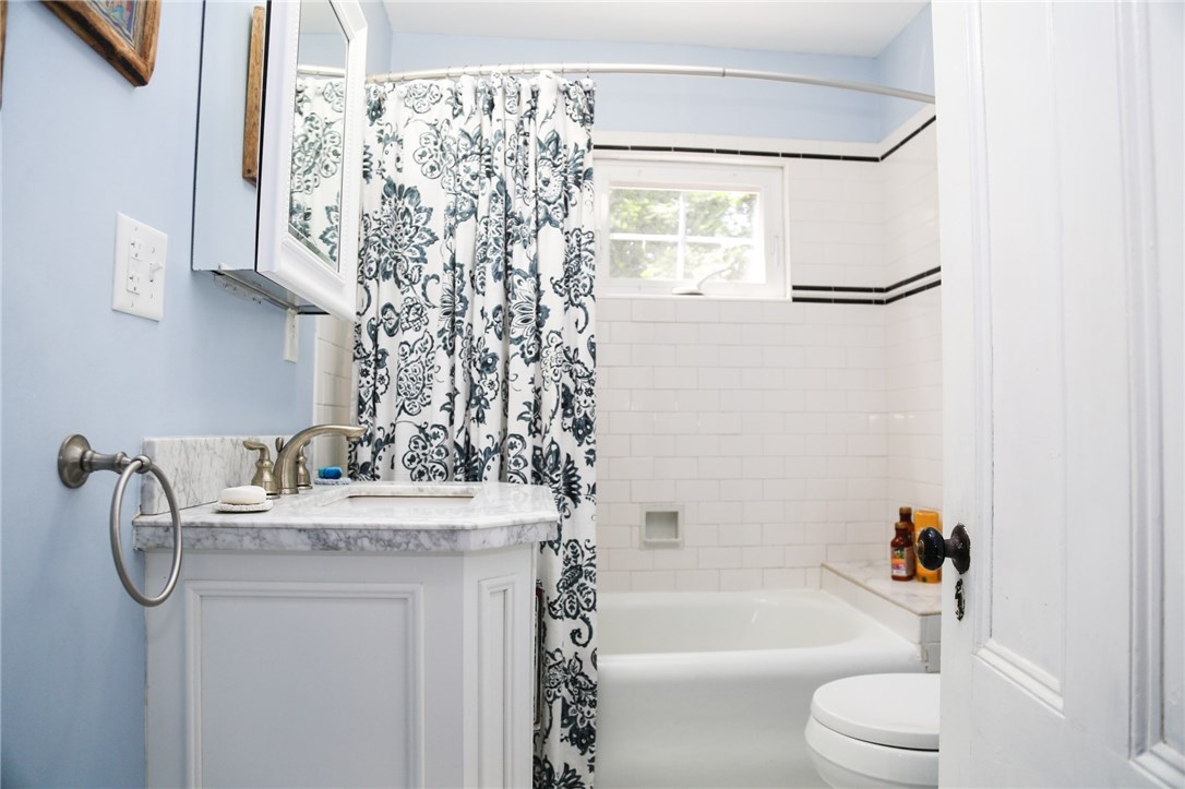 98 Rutherglen Avenue Providence, RI 02907 - Photo 26 of 40 Gallery Image 26