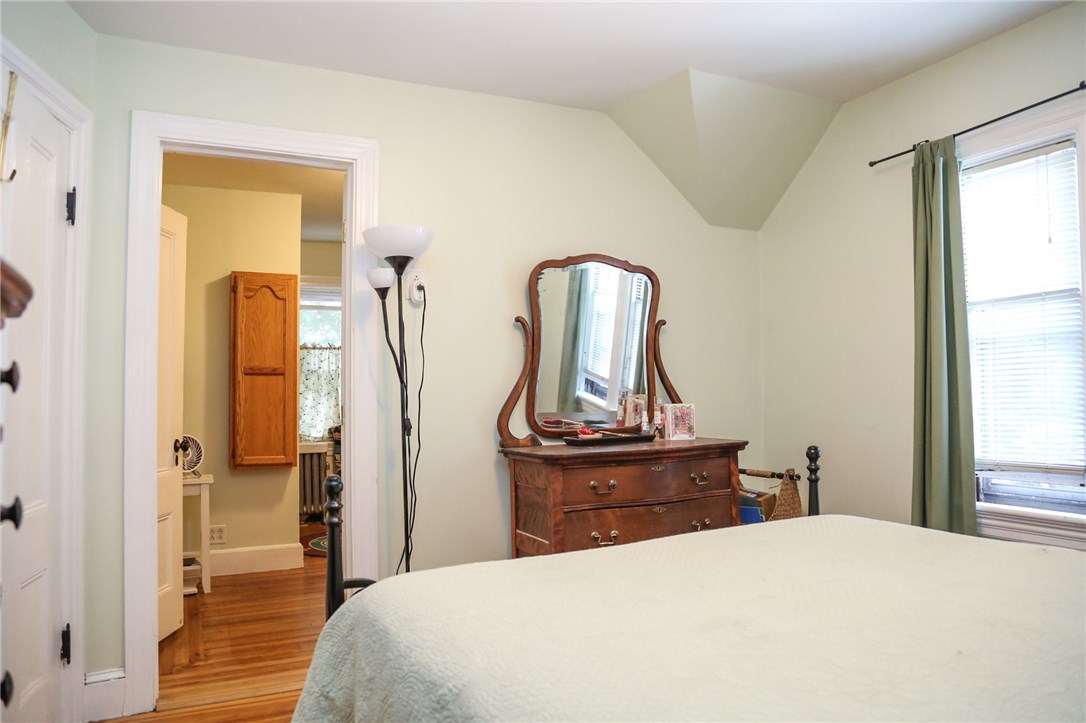 98 Rutherglen Avenue Providence, RI 02907 - Photo 28 of 40 Gallery Image 28
