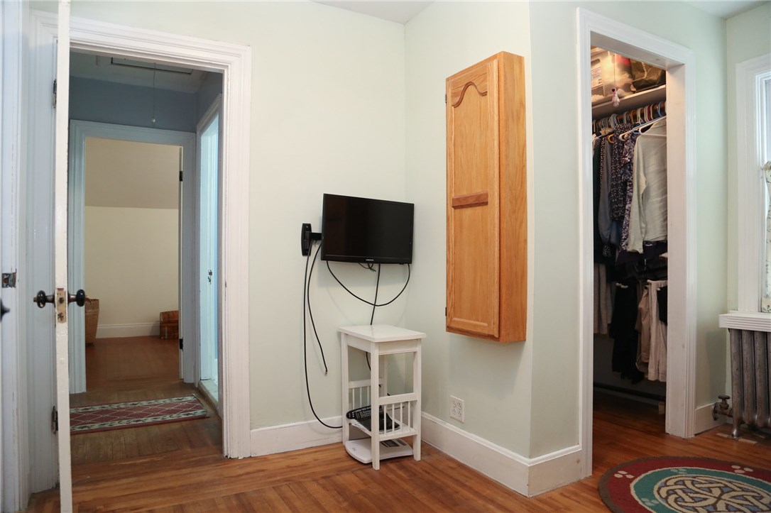98 Rutherglen Avenue Providence, RI 02907 - Photo 30 of 40 Gallery Image 30
