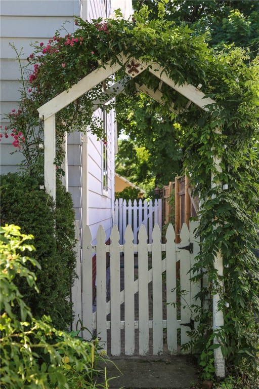 98 Rutherglen Avenue Providence, RI 02907 - Photo 40 of 40 Gallery Image 40